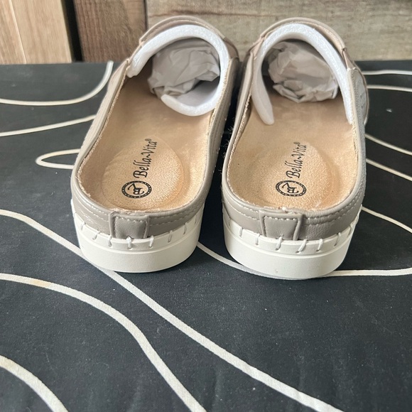 NWT Bella Vita Gray Perforated Slip-Ons 9.5 - Picture 4 of 5